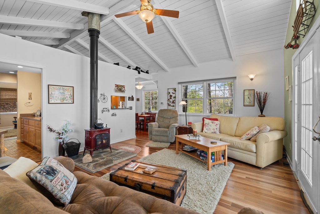 1228 Lowery Ln