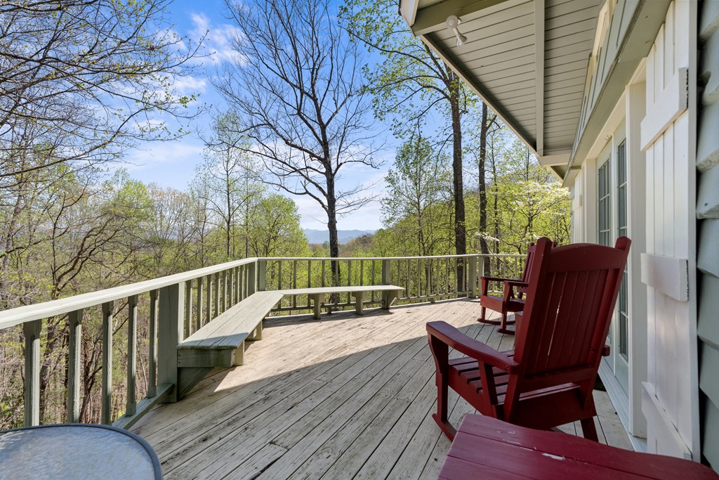 1228 Lowery Ln