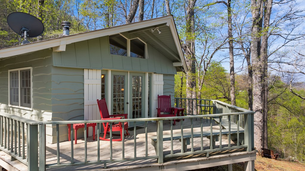 1228 Lowery Ln
