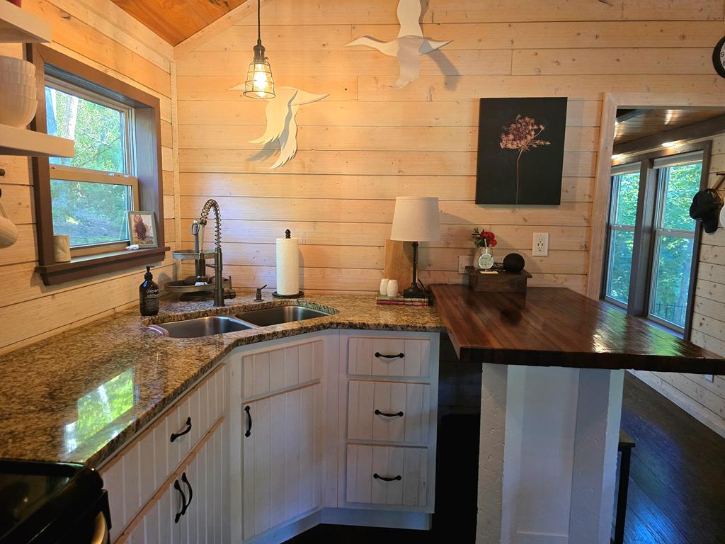 9 Bear Pen Cove