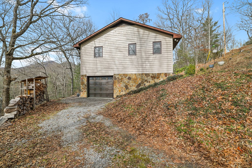 220 Laurel Dr