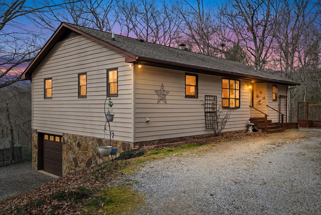 220 Laurel Dr