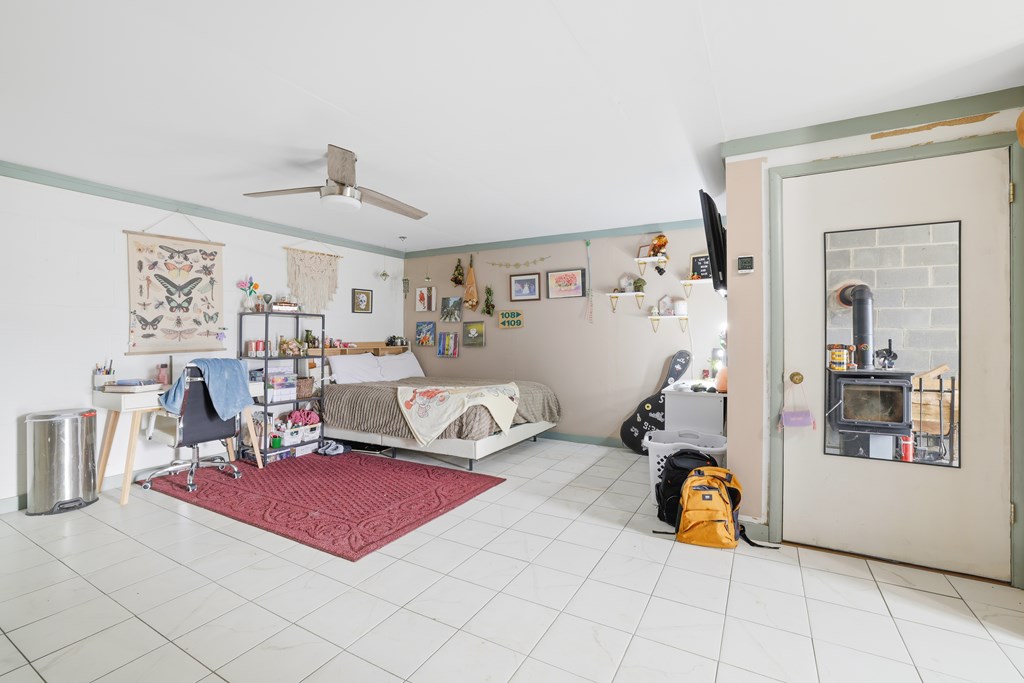 220 Laurel Dr