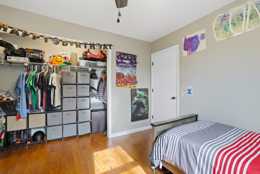 220 Laurel Dr