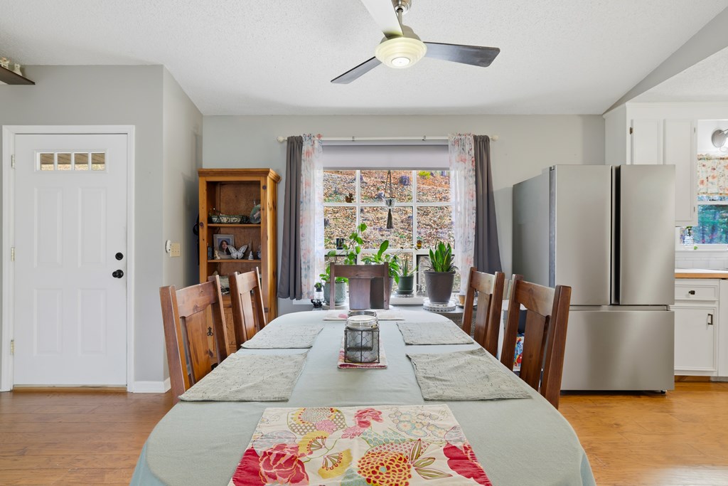 220 Laurel Dr
