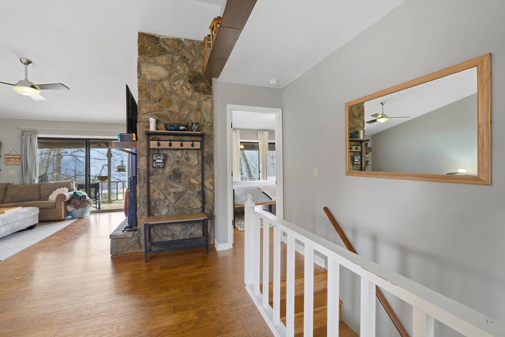 220 Laurel Dr