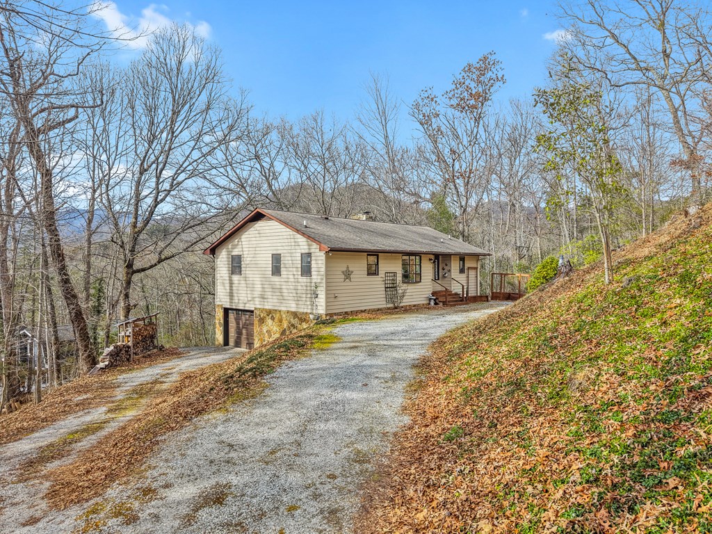 220 Laurel Dr