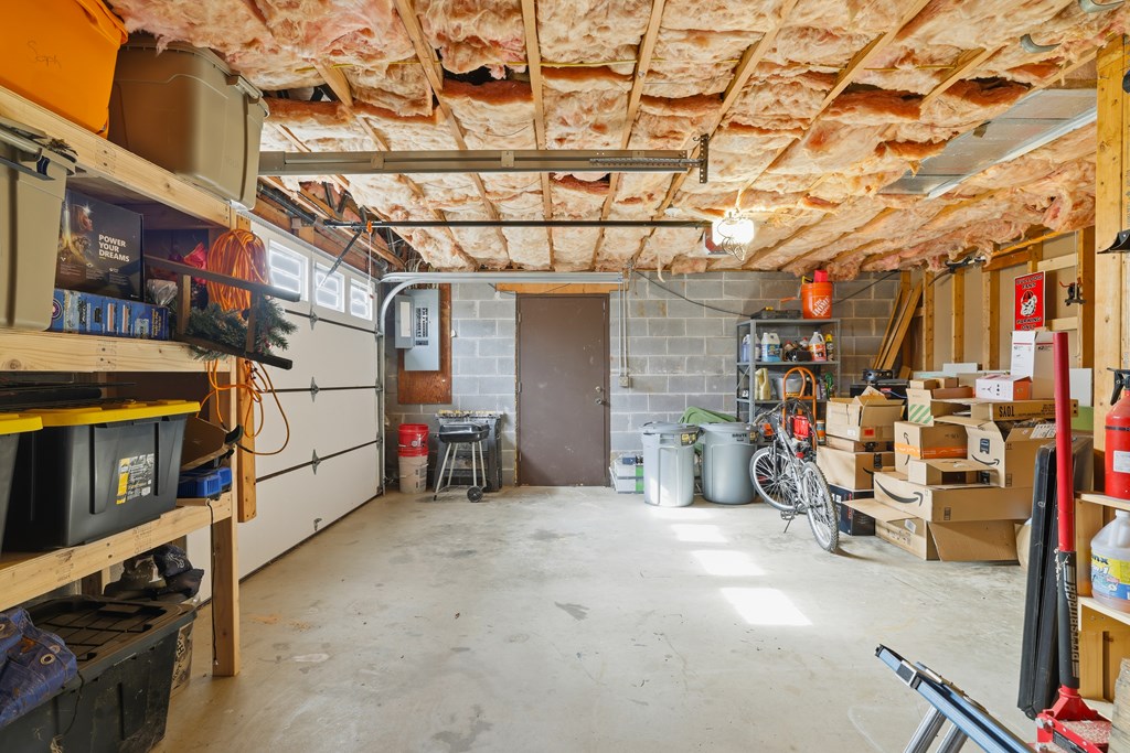 220 Laurel Dr