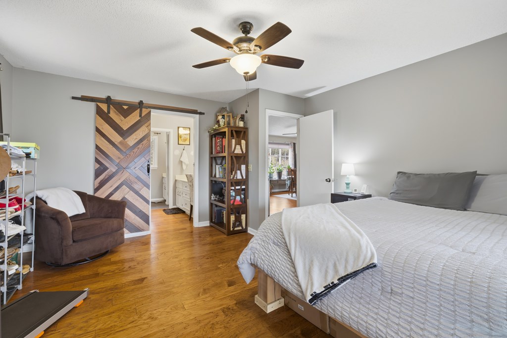 220 Laurel Dr