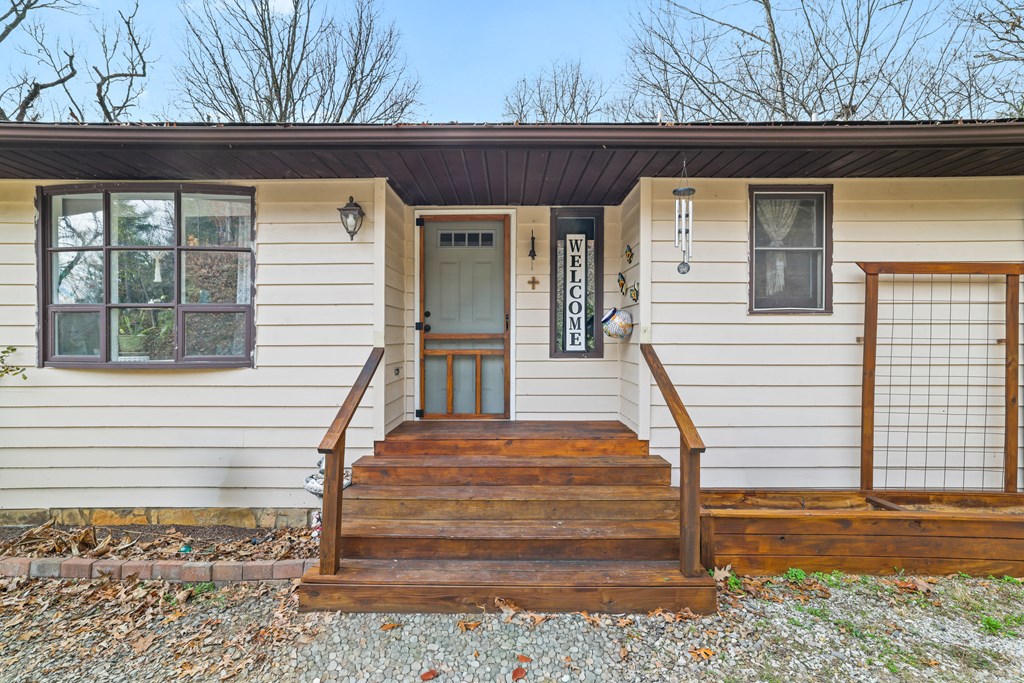 220 Laurel Dr