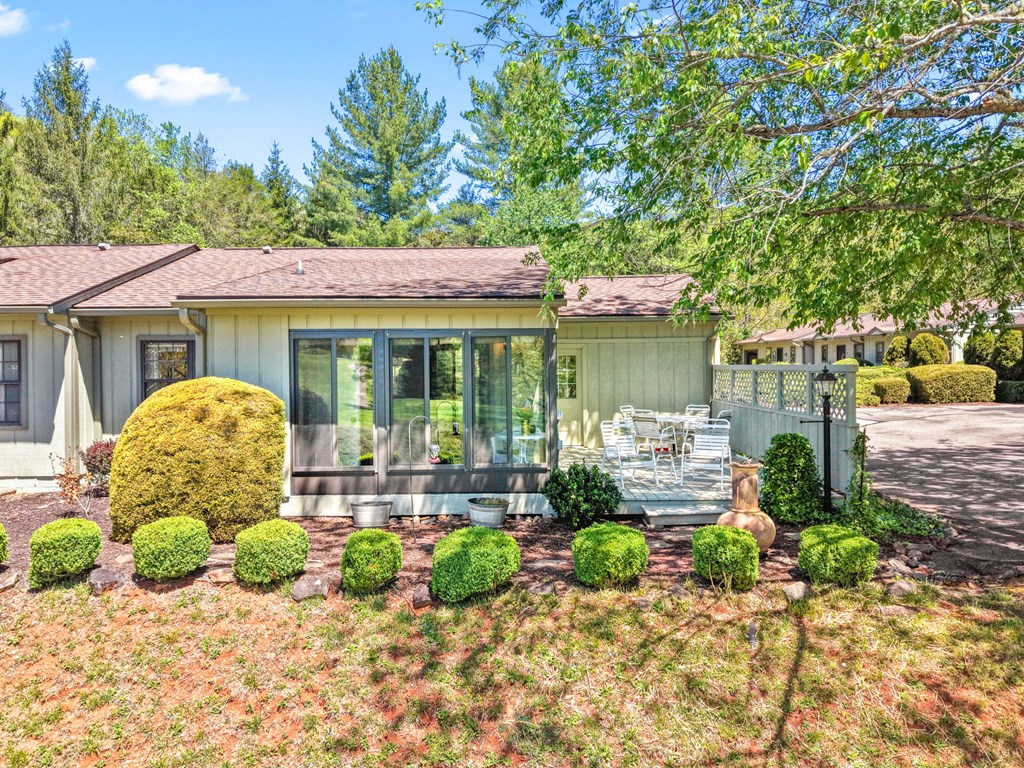 41A Mint Lake Court East