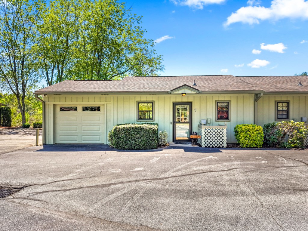 41A Mint Lake Court East