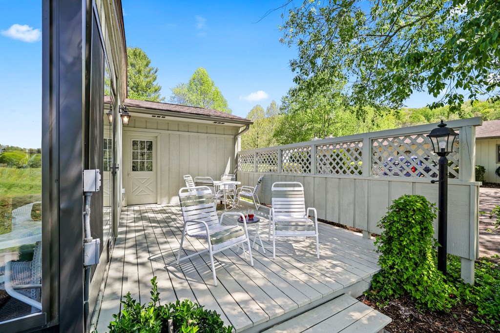 41A Mint Lake Court East