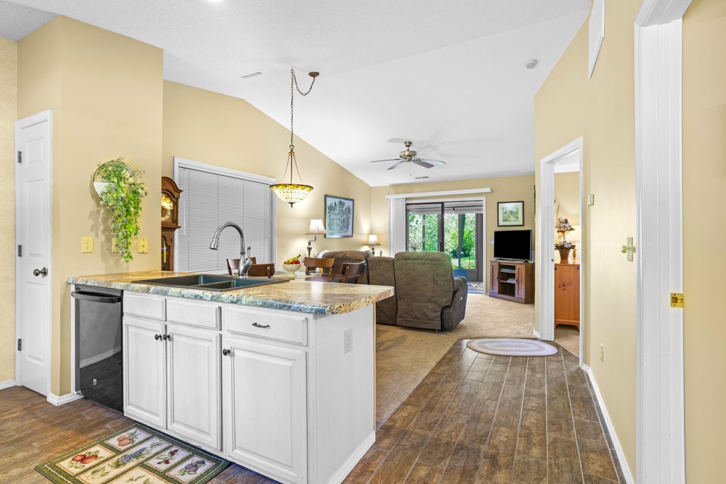 41A Mint Lake Court East