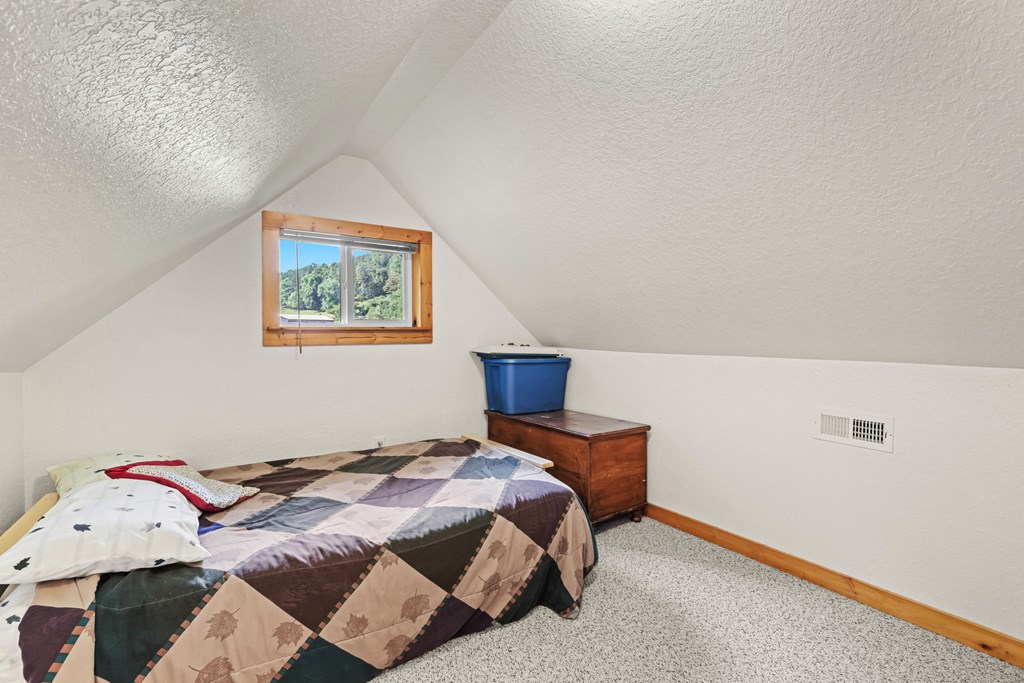 570 SUGARFORK RD