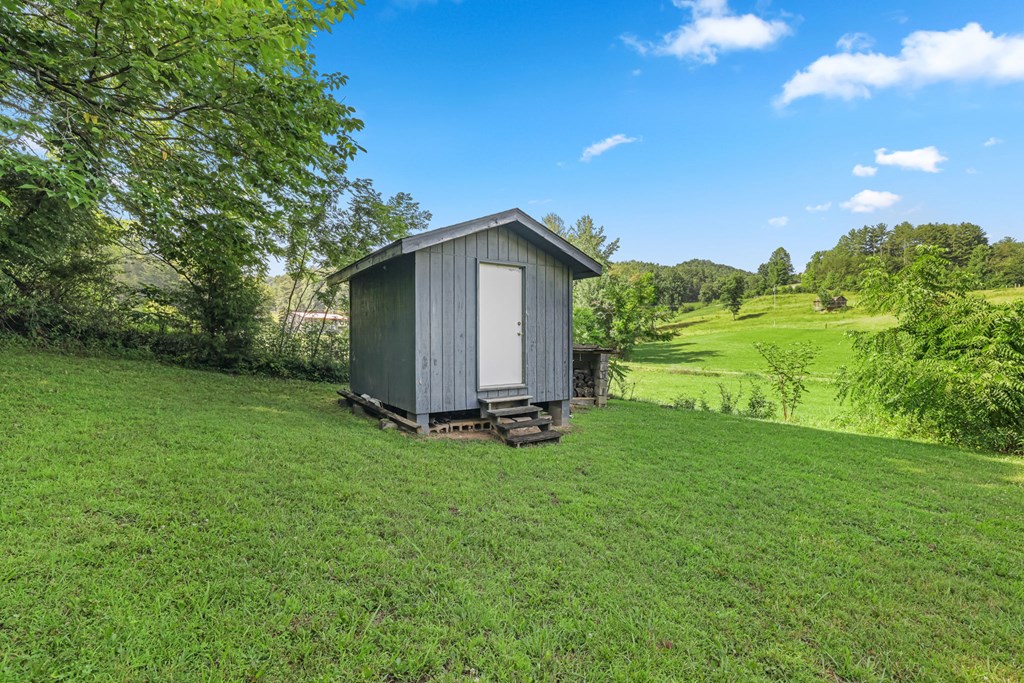 570 SUGARFORK RD