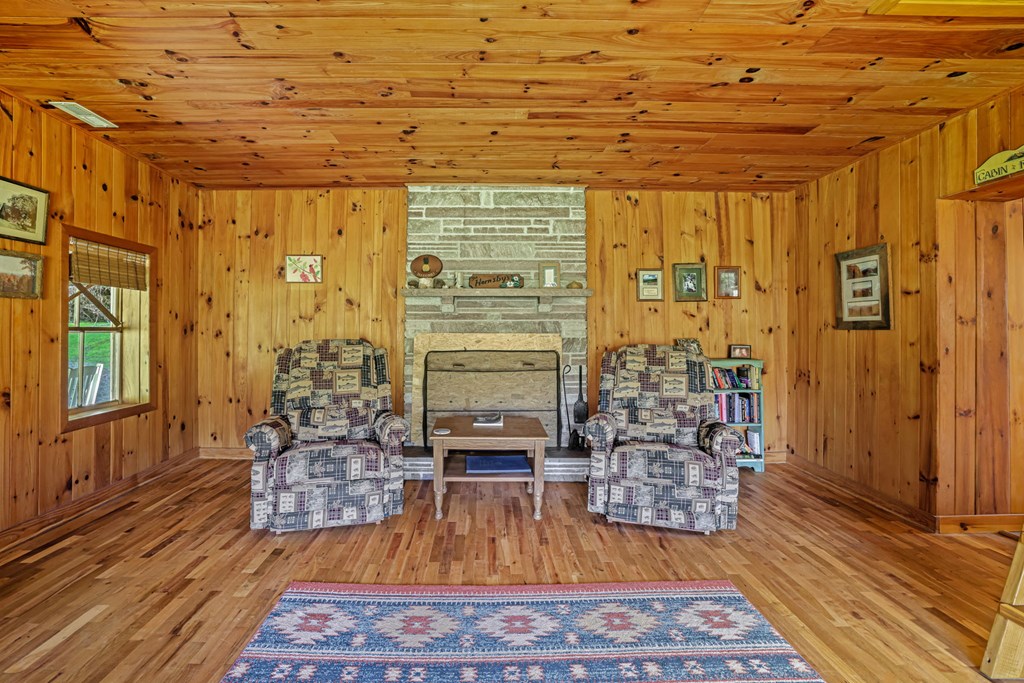 570 SUGARFORK RD