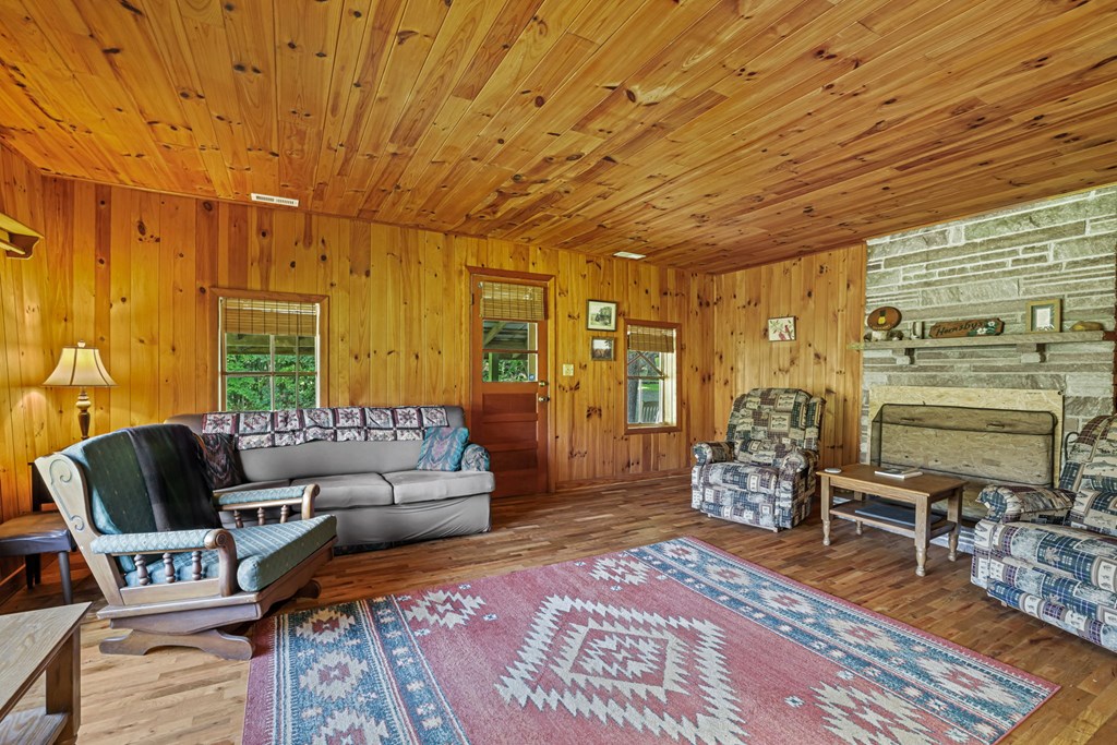570 SUGARFORK RD