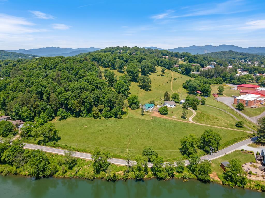 00 LAKESIDE DR