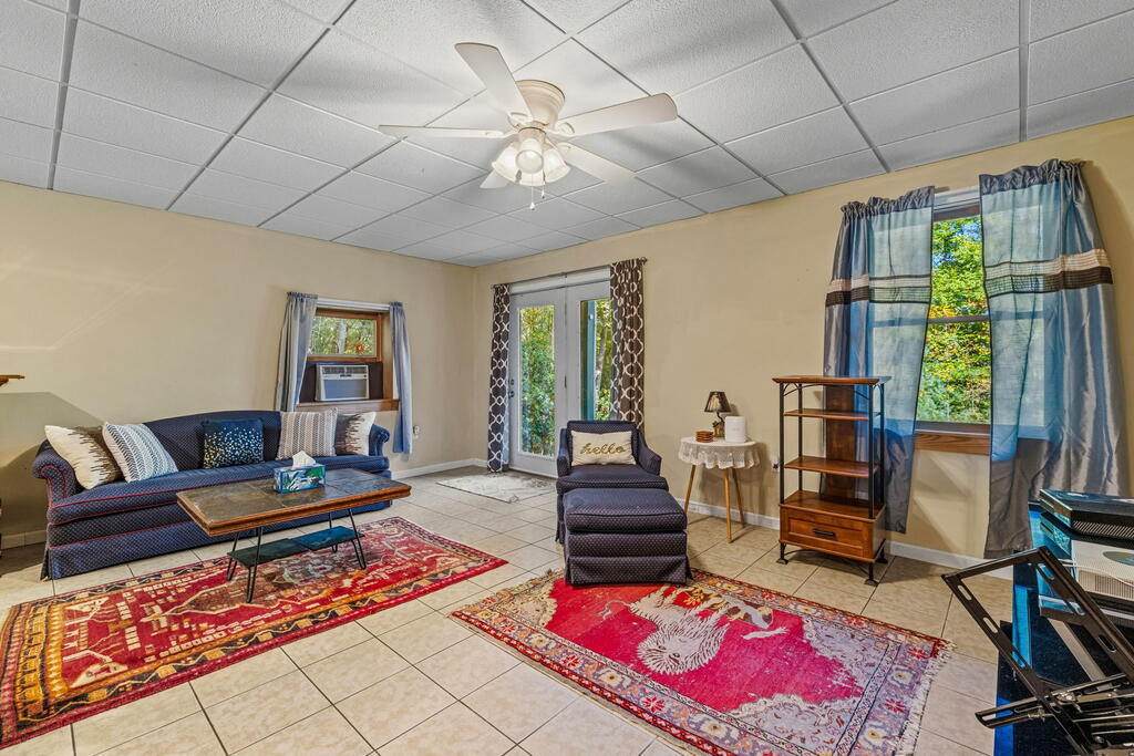 35 Buttercup Ln