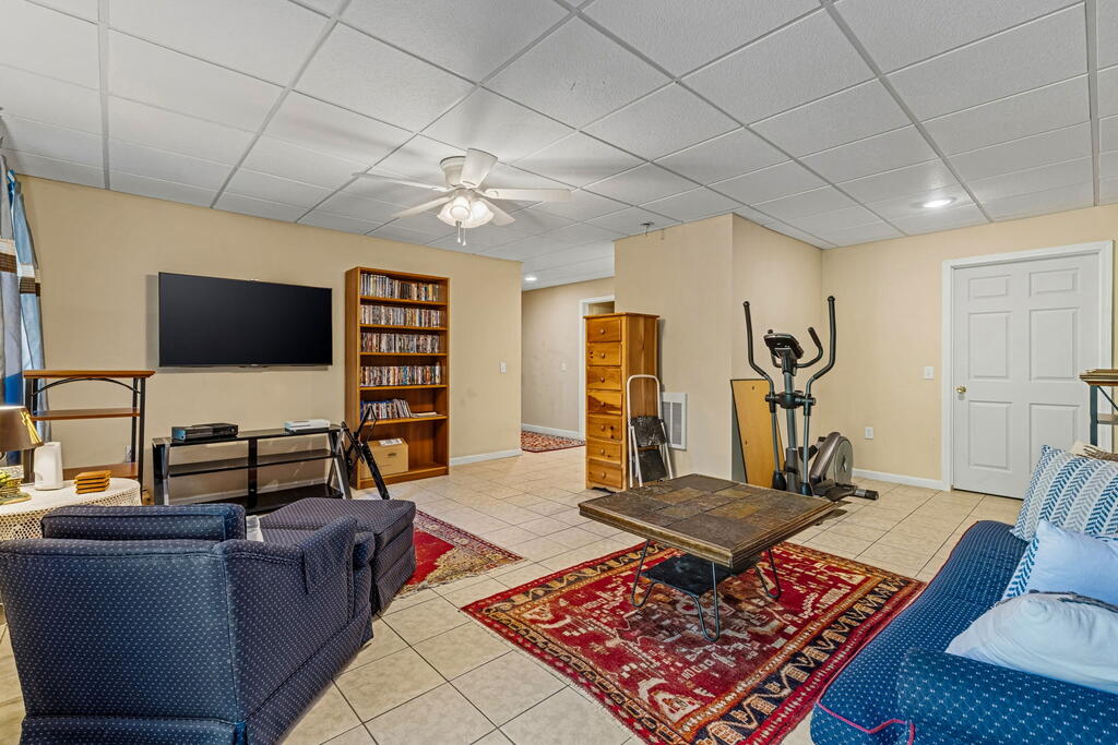 35 Buttercup Ln