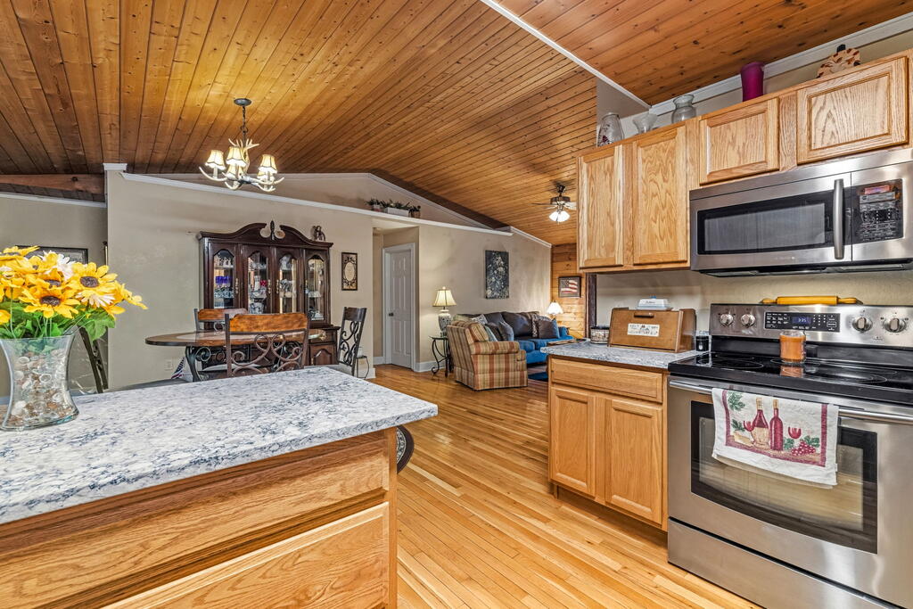 35 Buttercup Ln