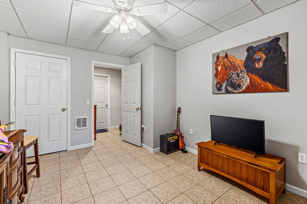 35 Buttercup Ln