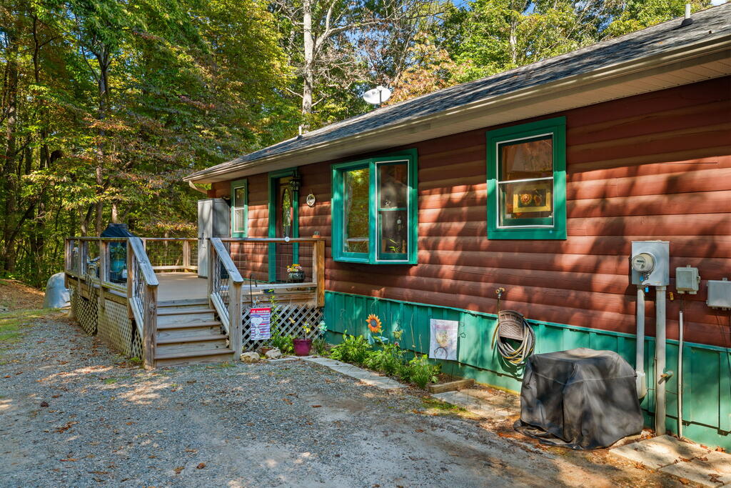 35 Buttercup Ln