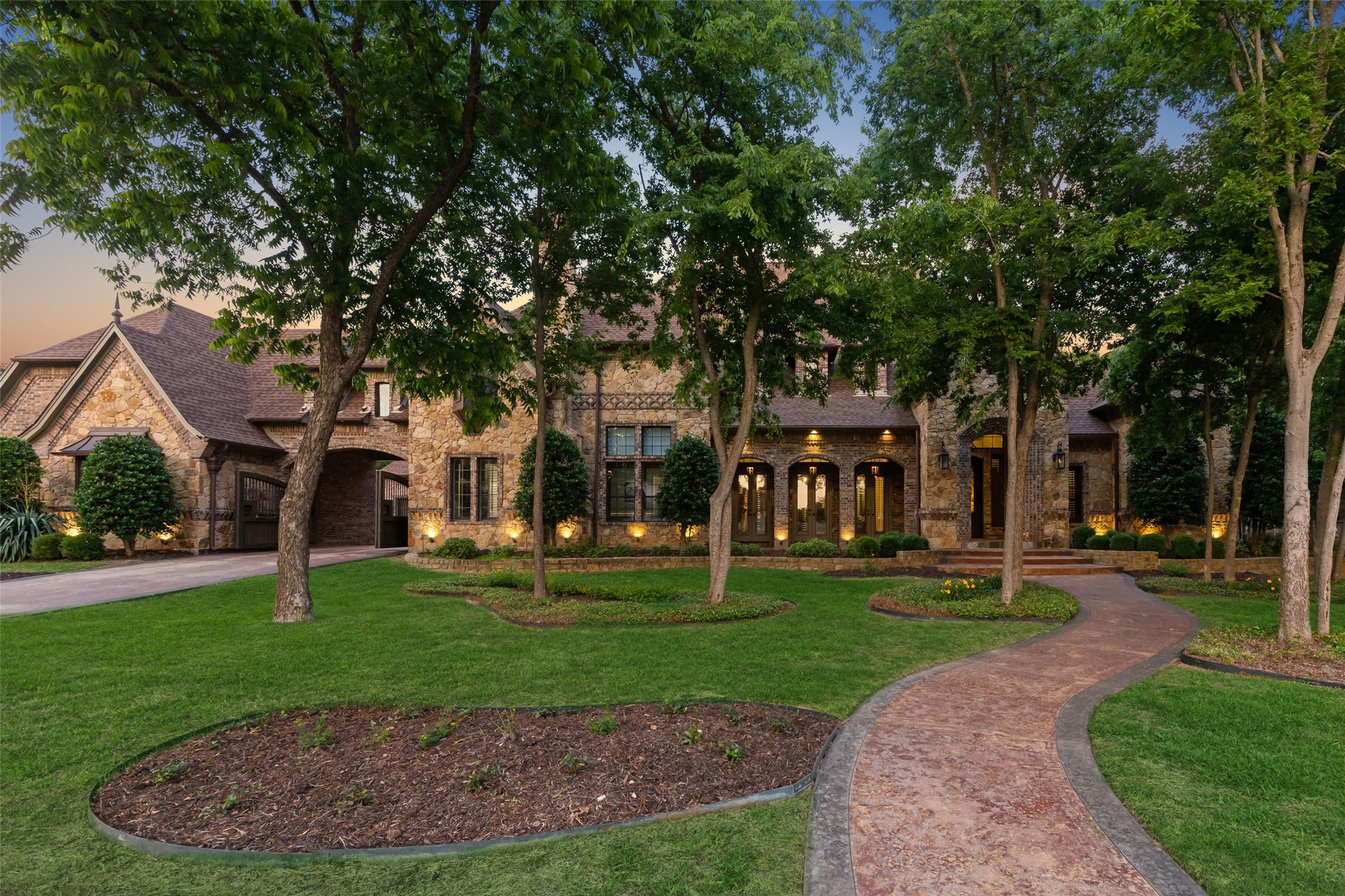 1425 Shady Hollow Court