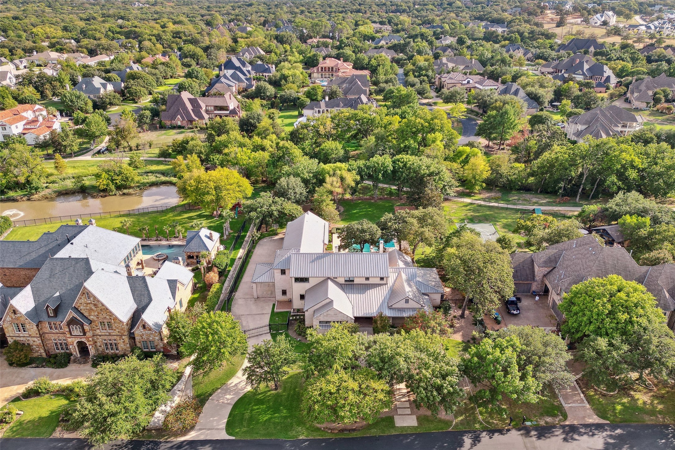 1841 Broken Bend Drive
