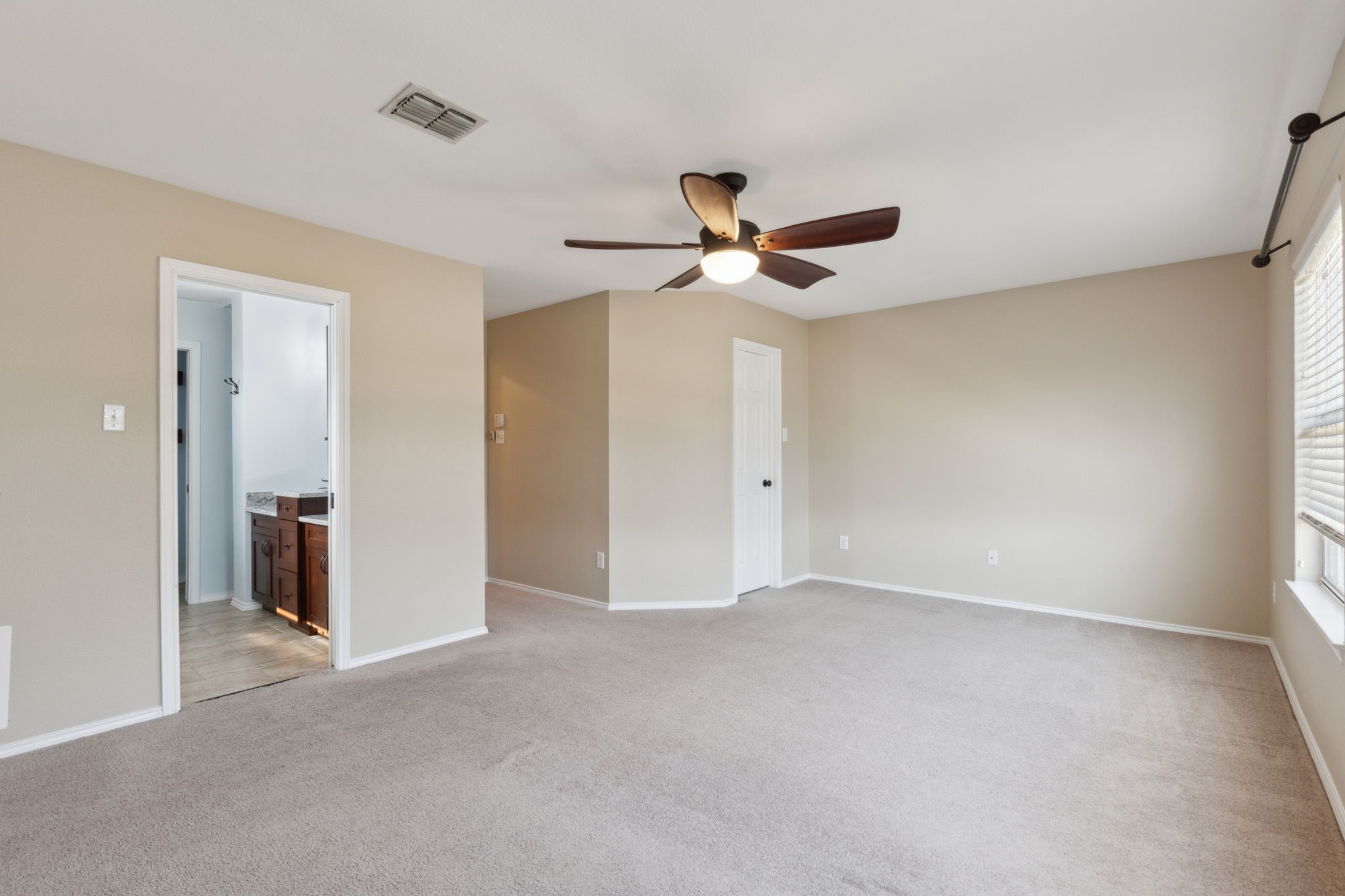 8302 Carallia Court