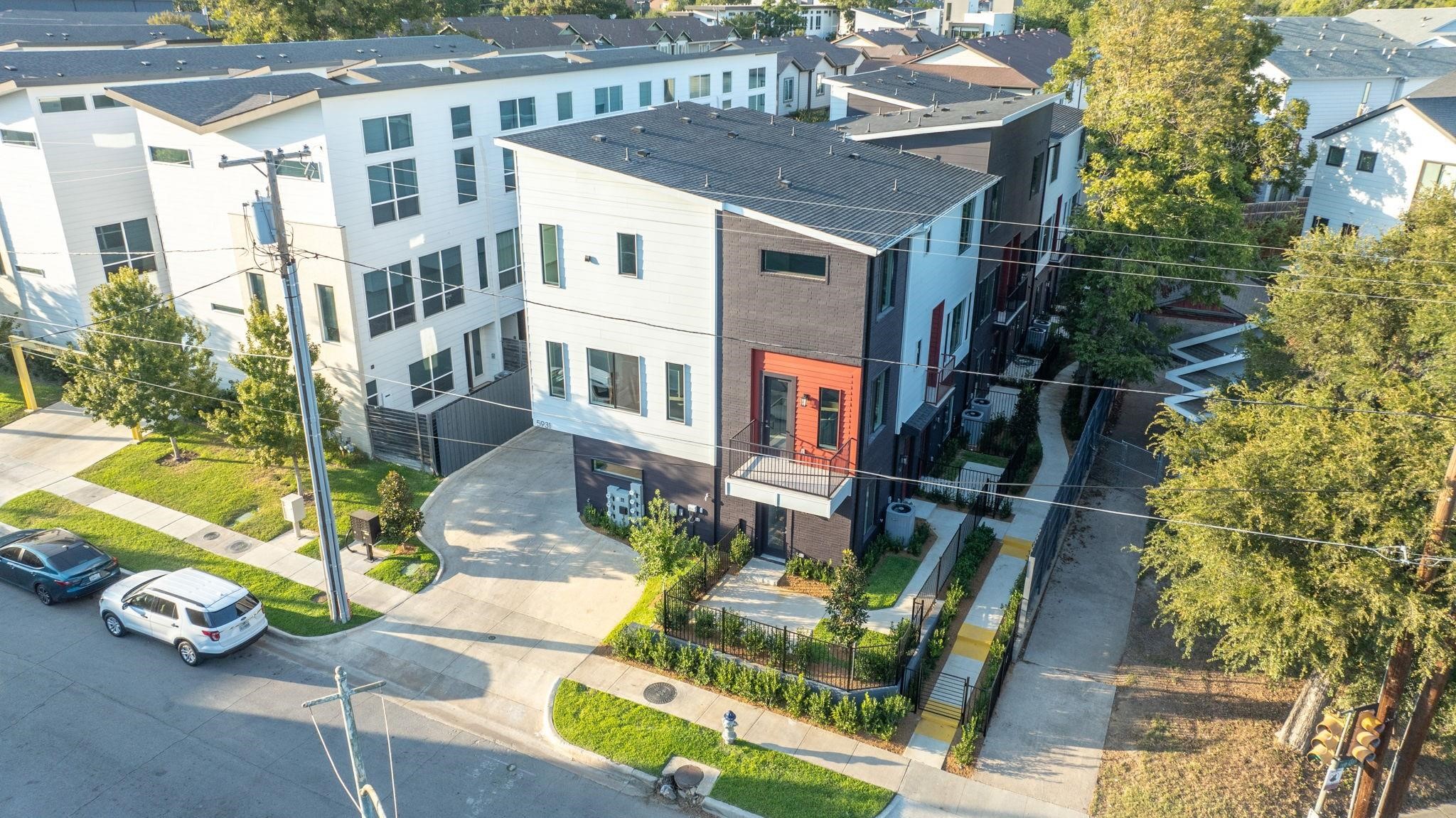 5931 Lindell Avenue 105