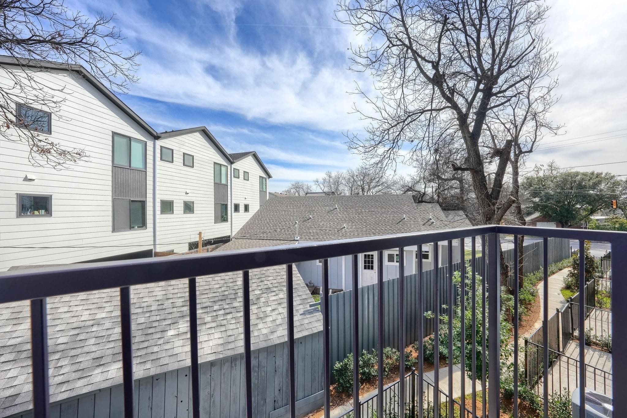 5931 Lindell Avenue 105