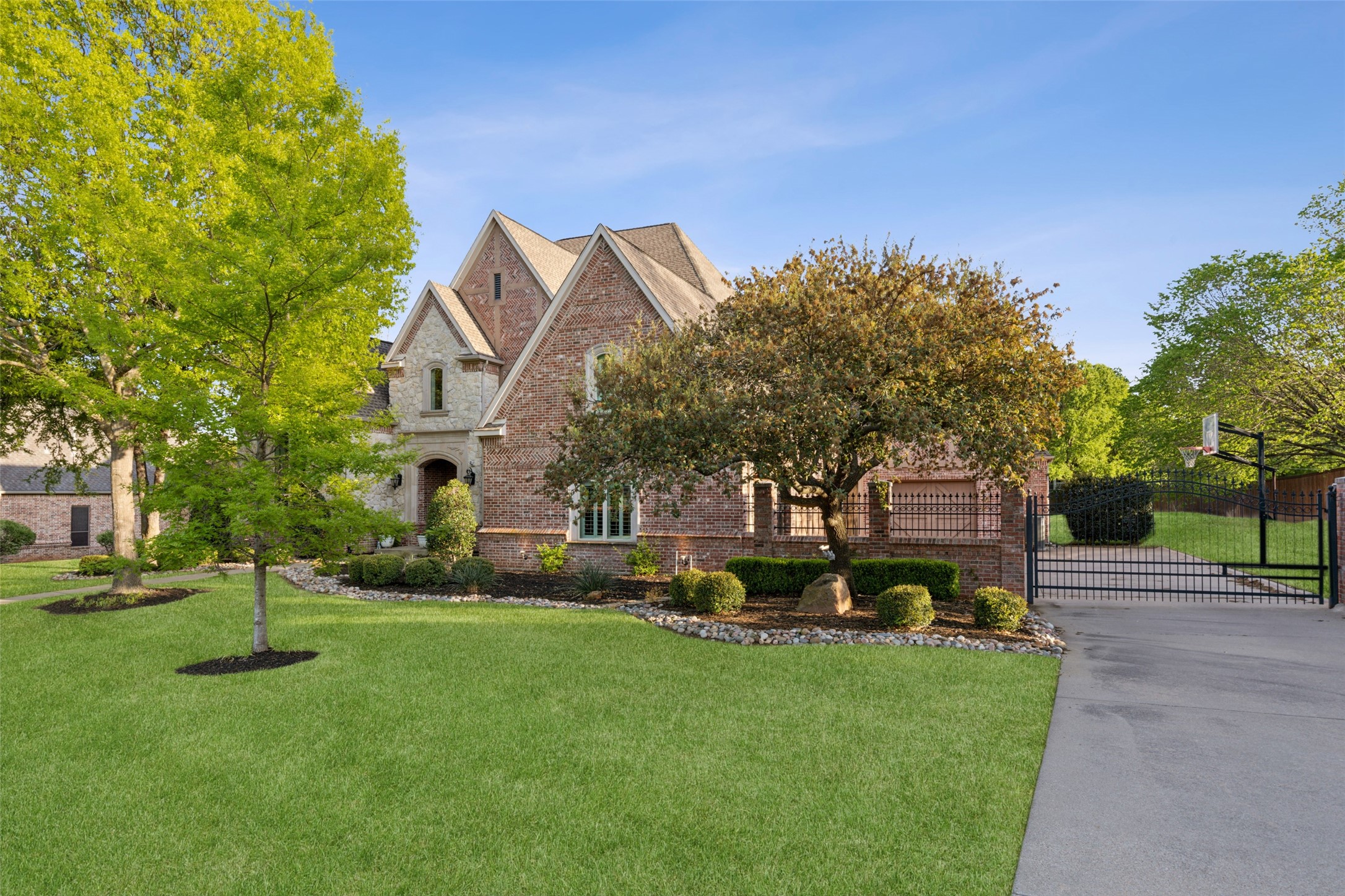 3001 Loch Meadow Court