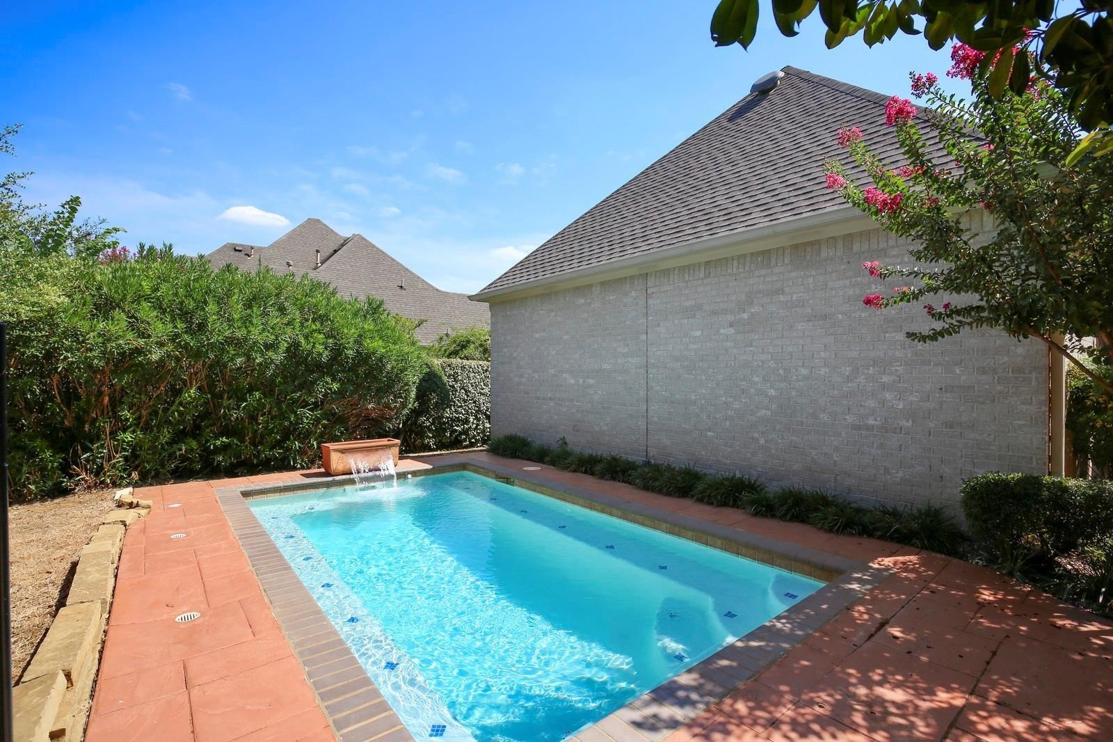 801 Parkdale Drive