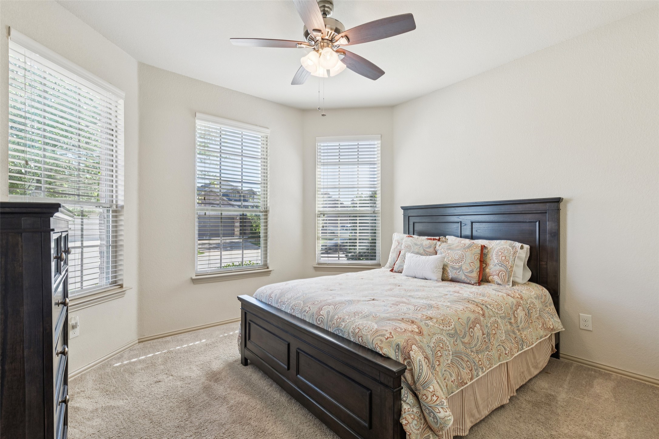 2604 Triangle Leaf Drive