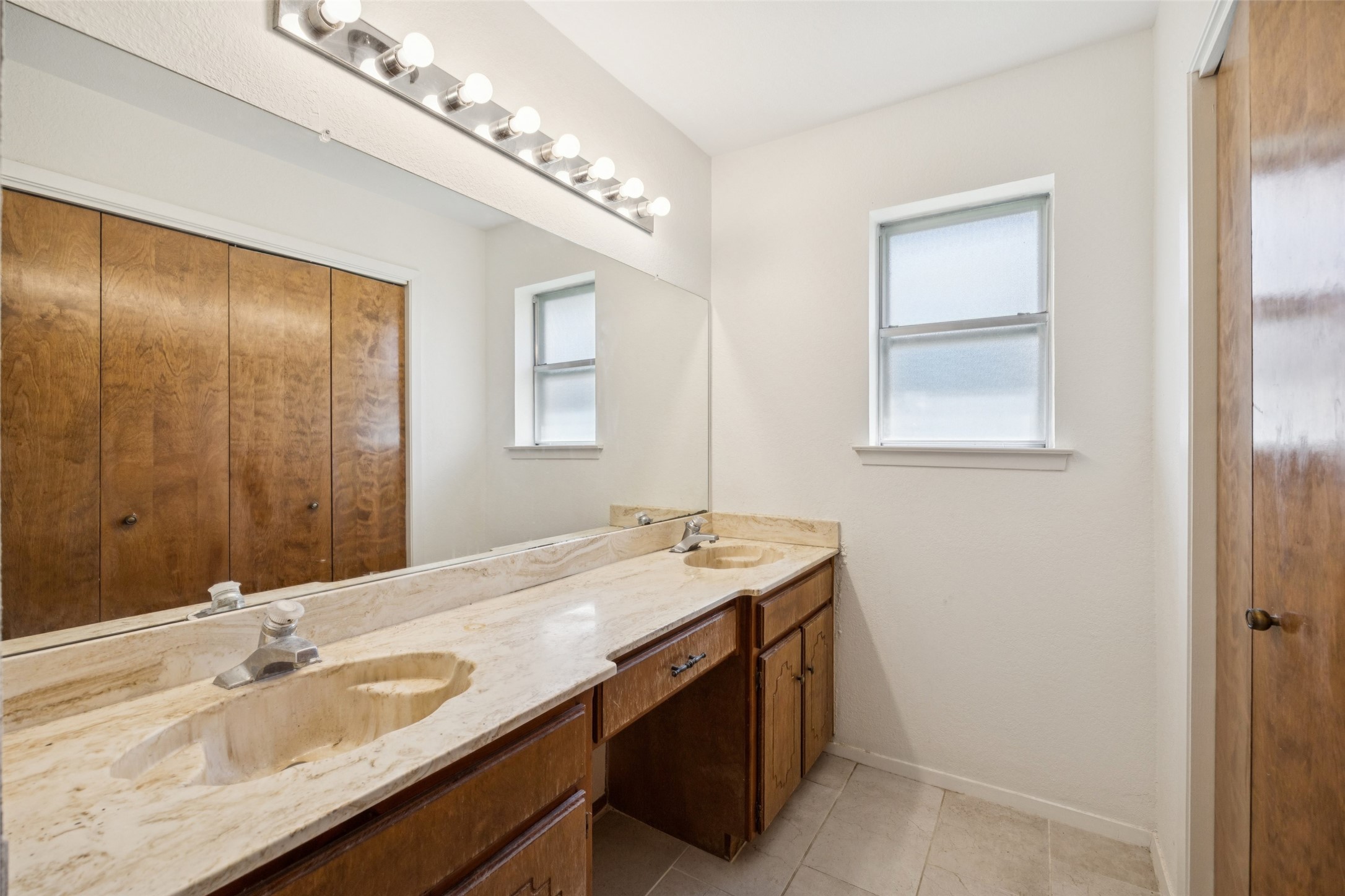 1636 Bedford Oaks Drive