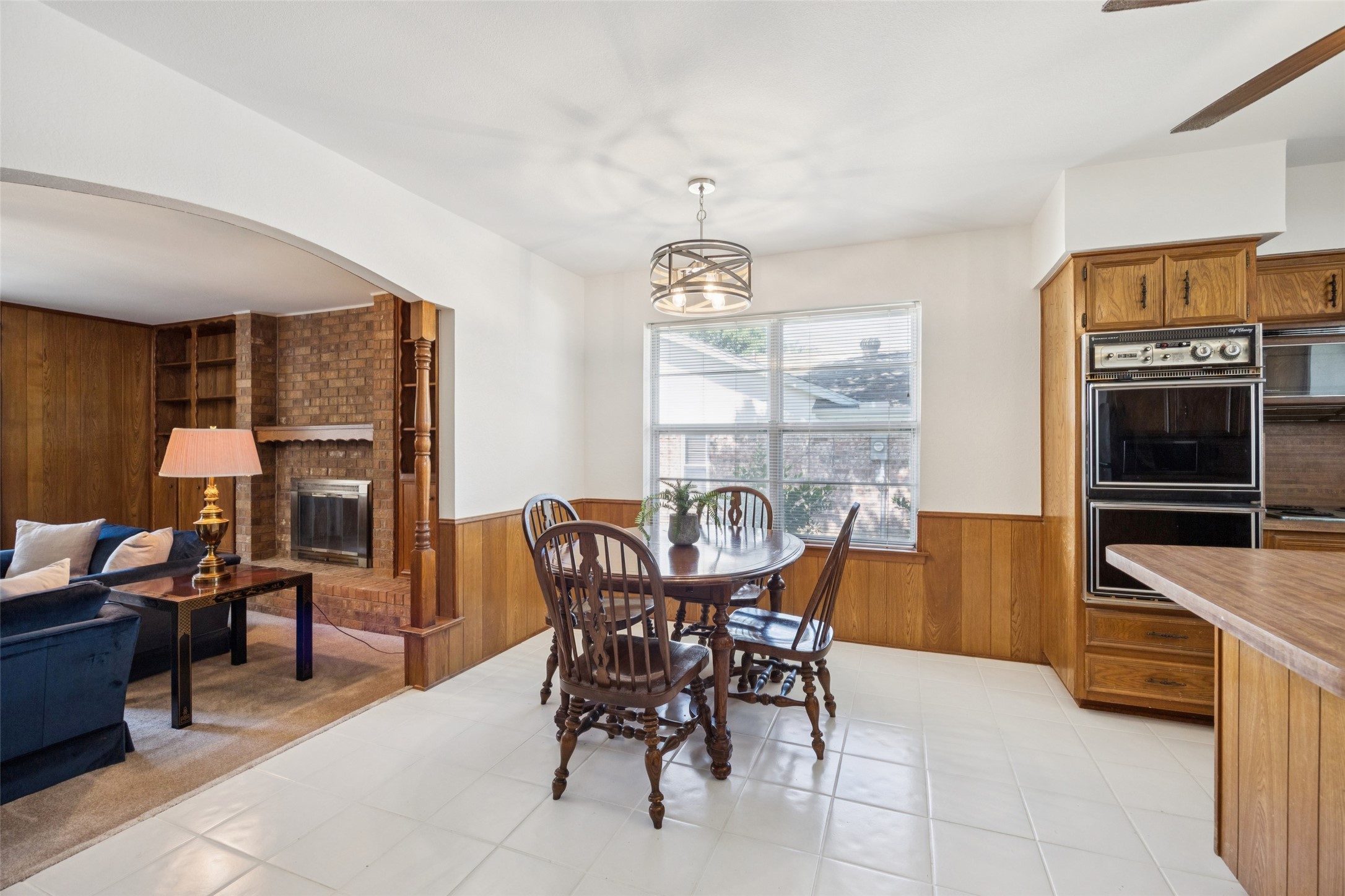 1636 Oaks Drive