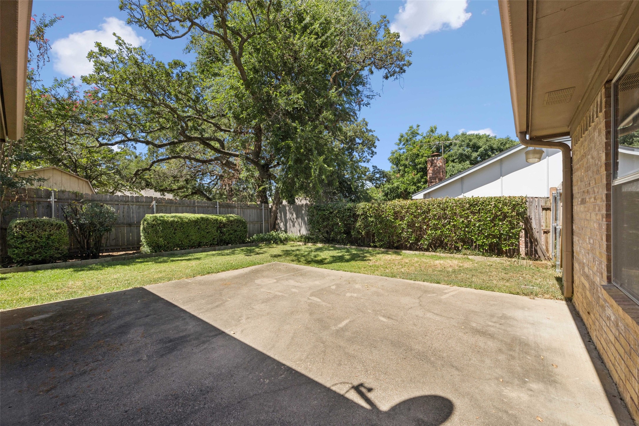1636 Oaks Drive
