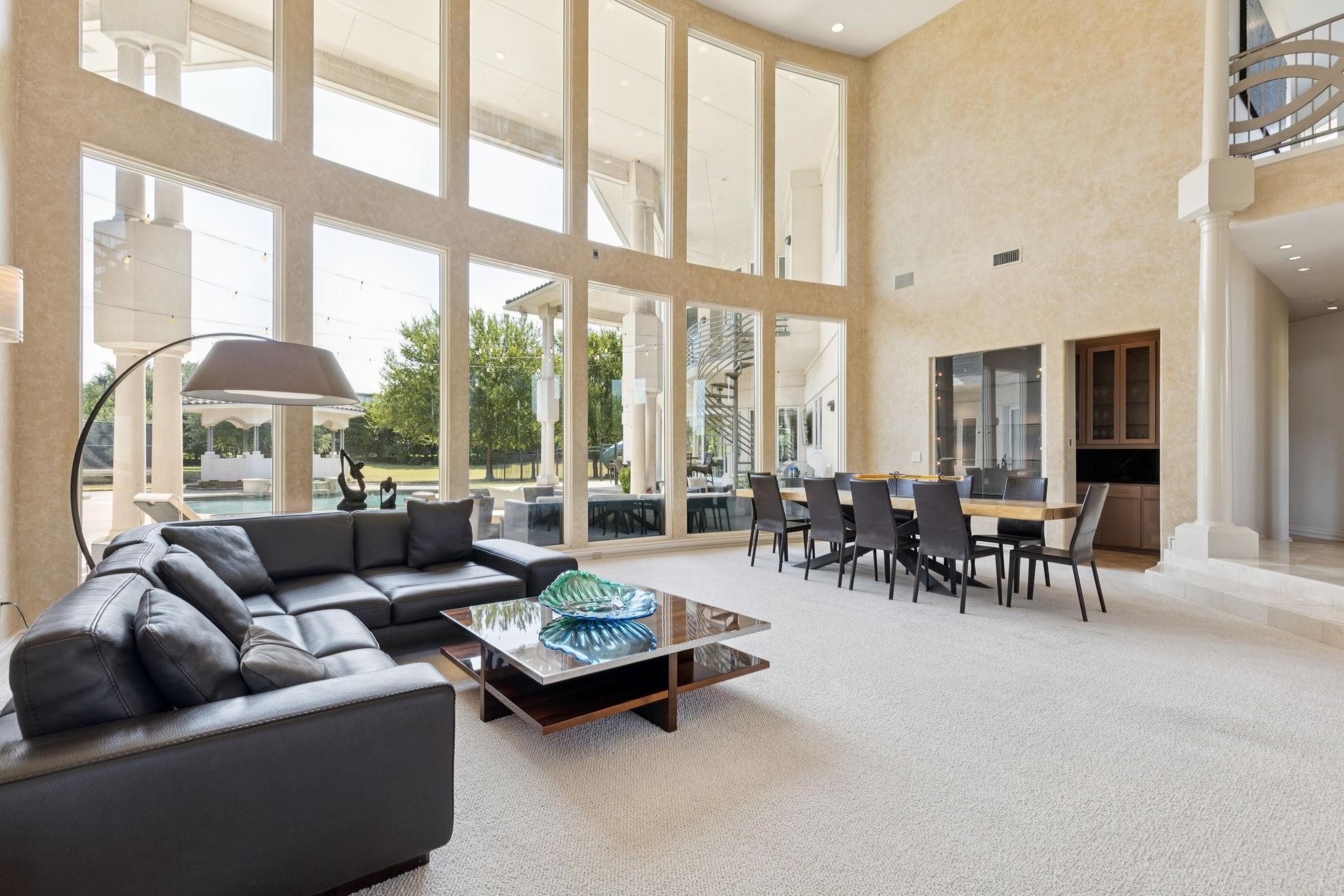 533 S White Chapel Blvd