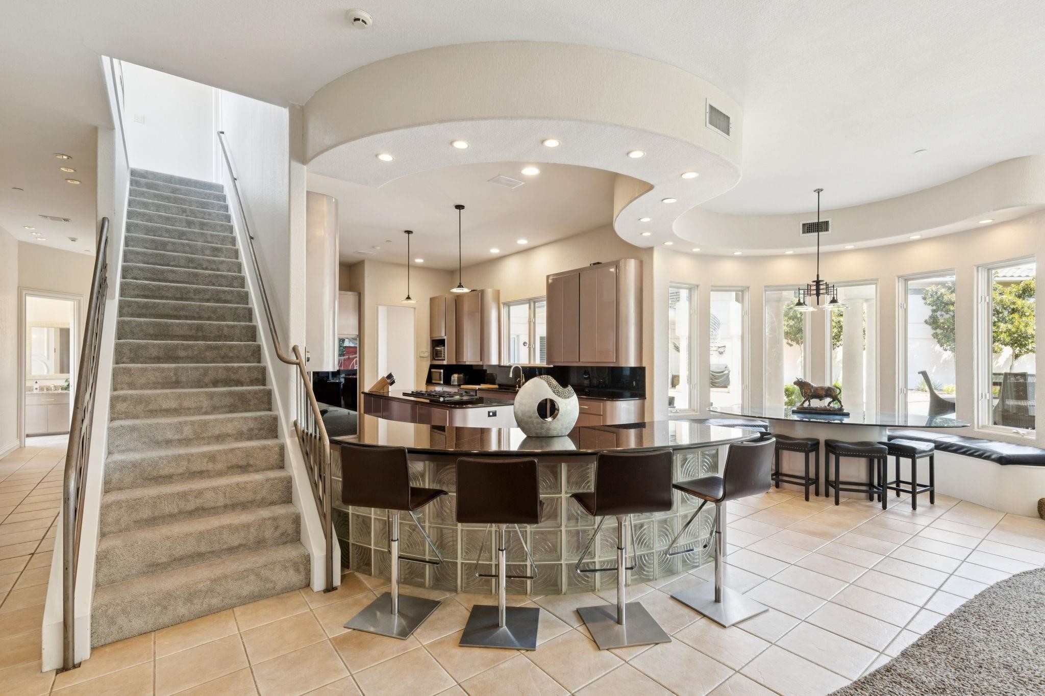 533 S White Chapel Blvd