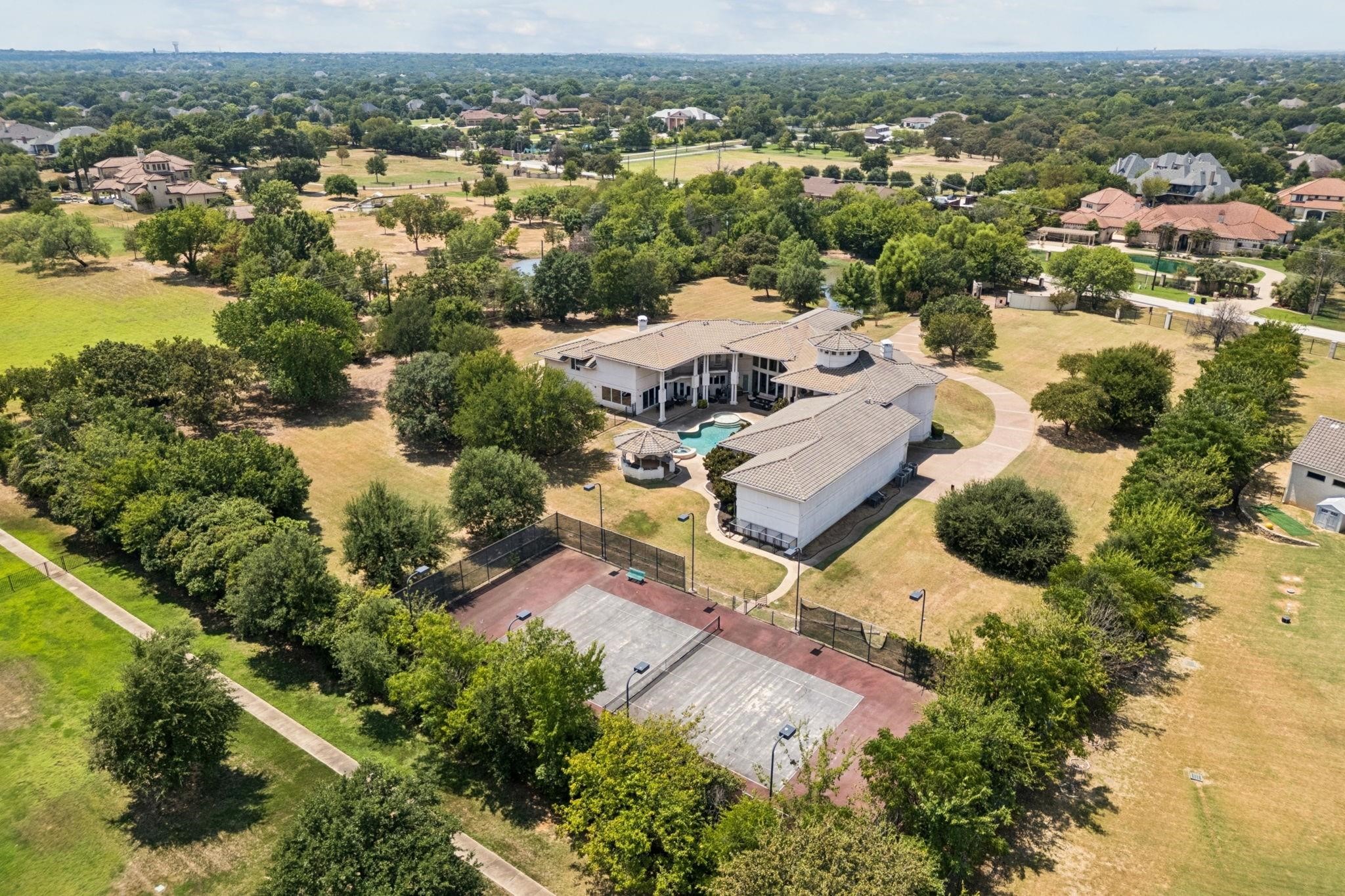 533 S White Chapel Blvd