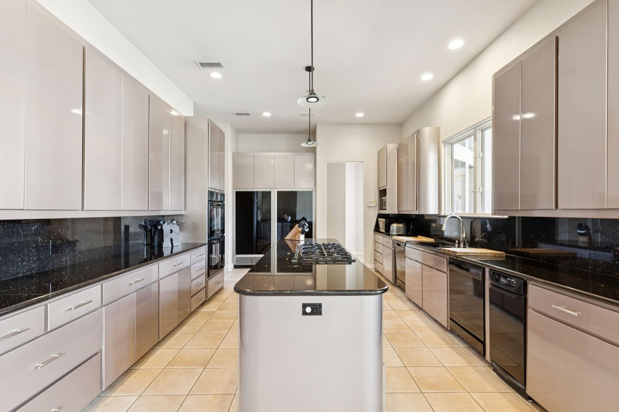 533 S White Chapel Blvd