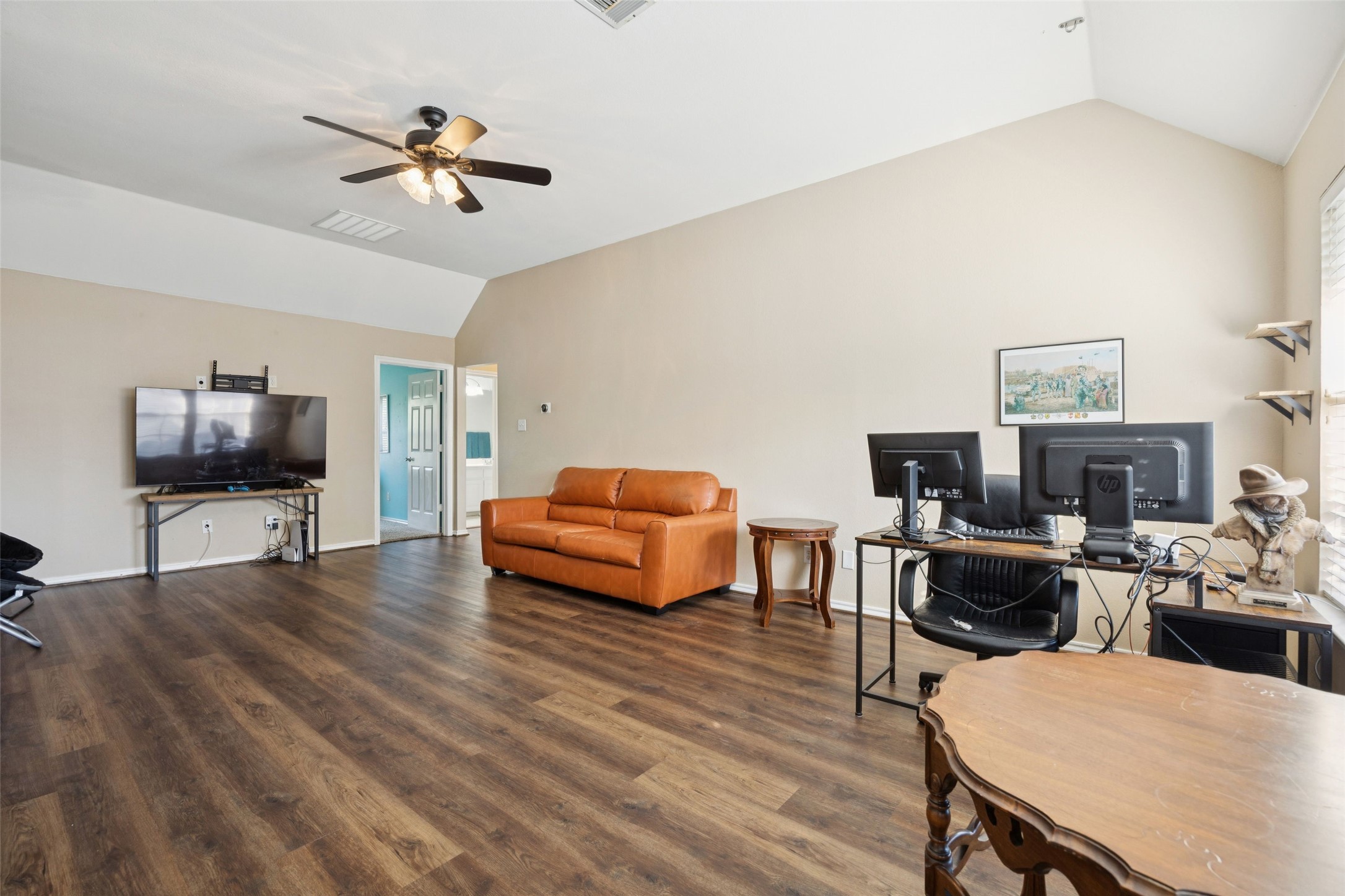1712 Heritage Court