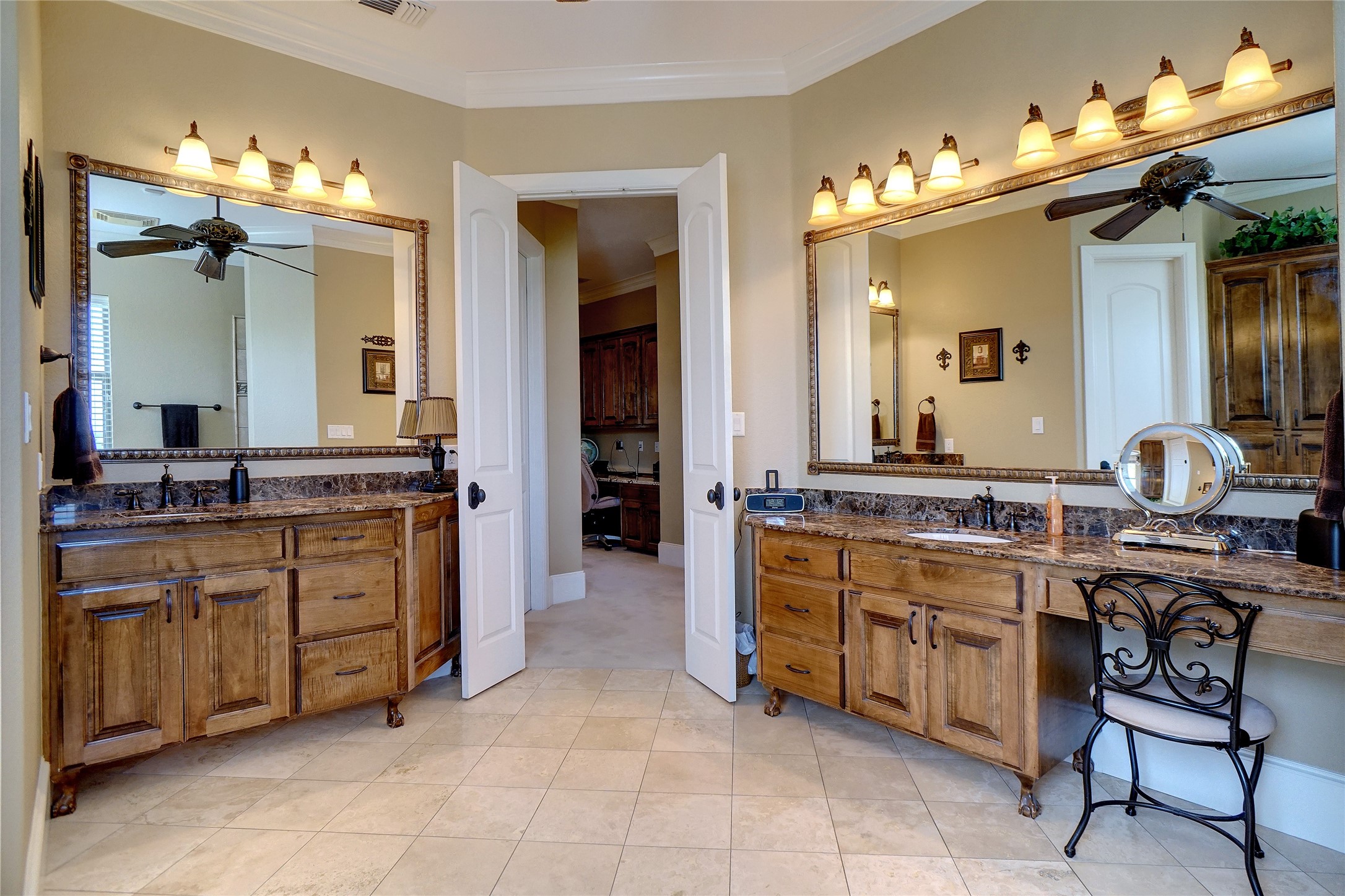 826 Cimmarron Bay Drive