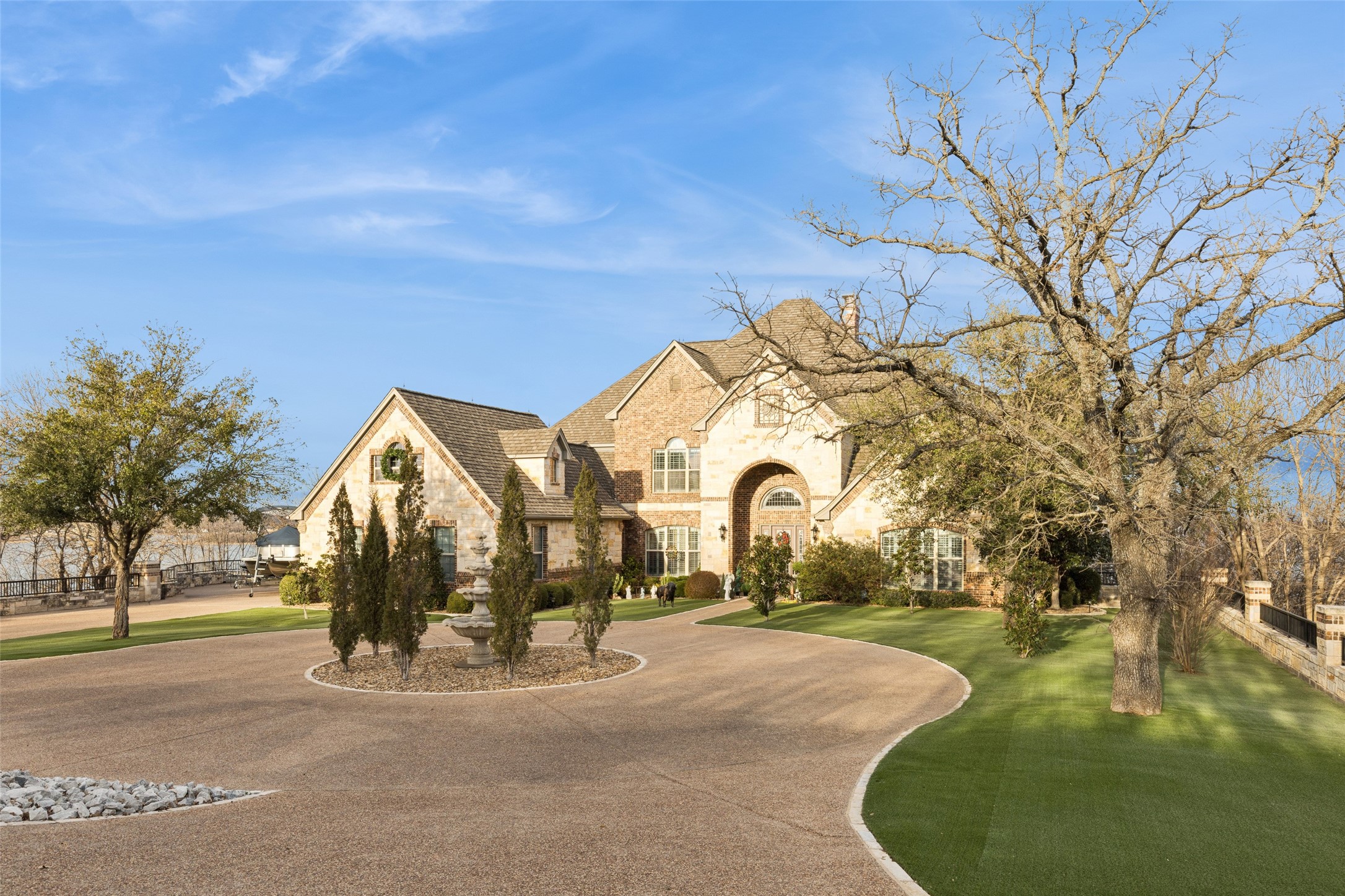 826 Cimmarron Bay Drive