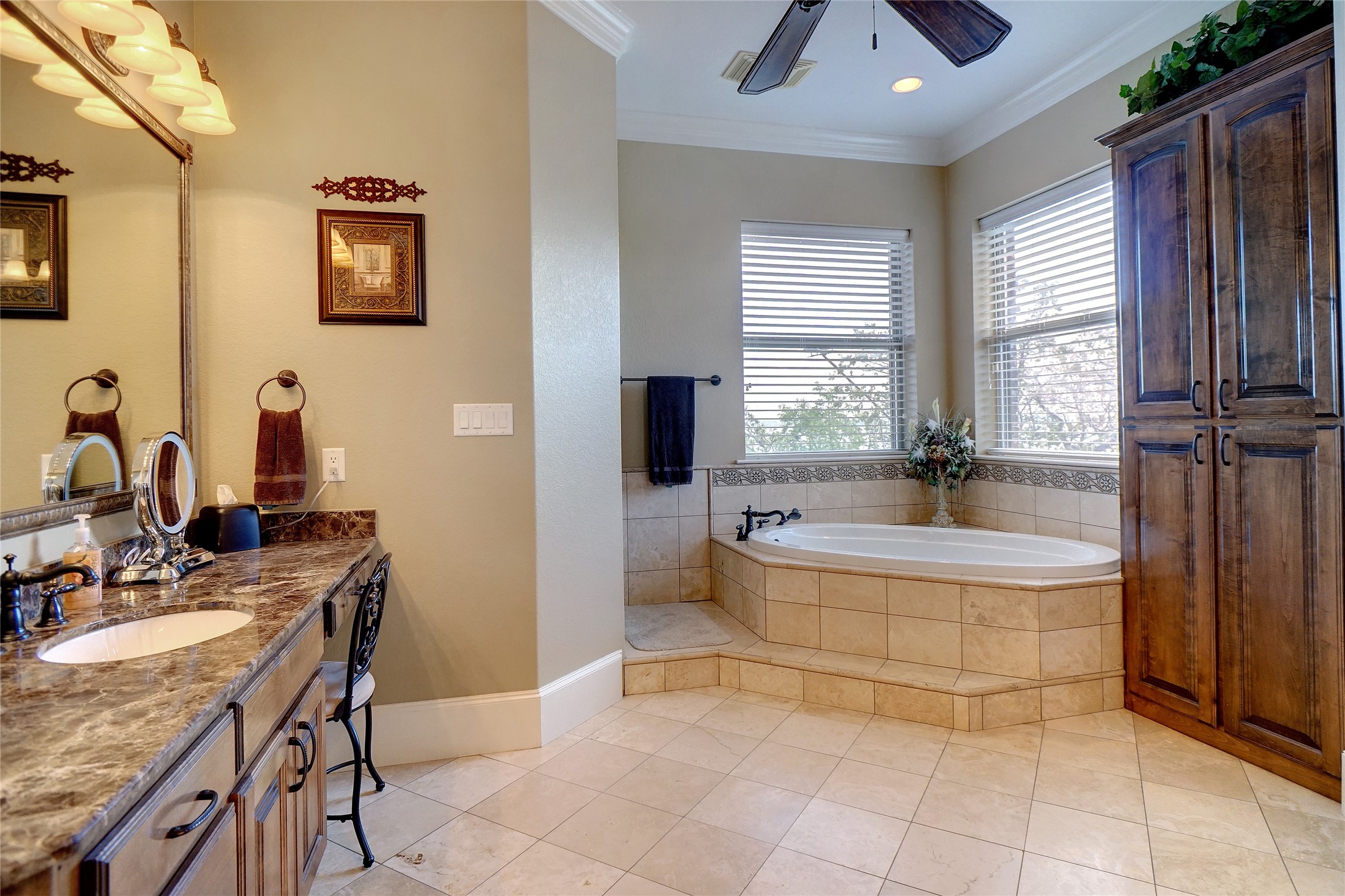 826 Cimmarron Bay Drive