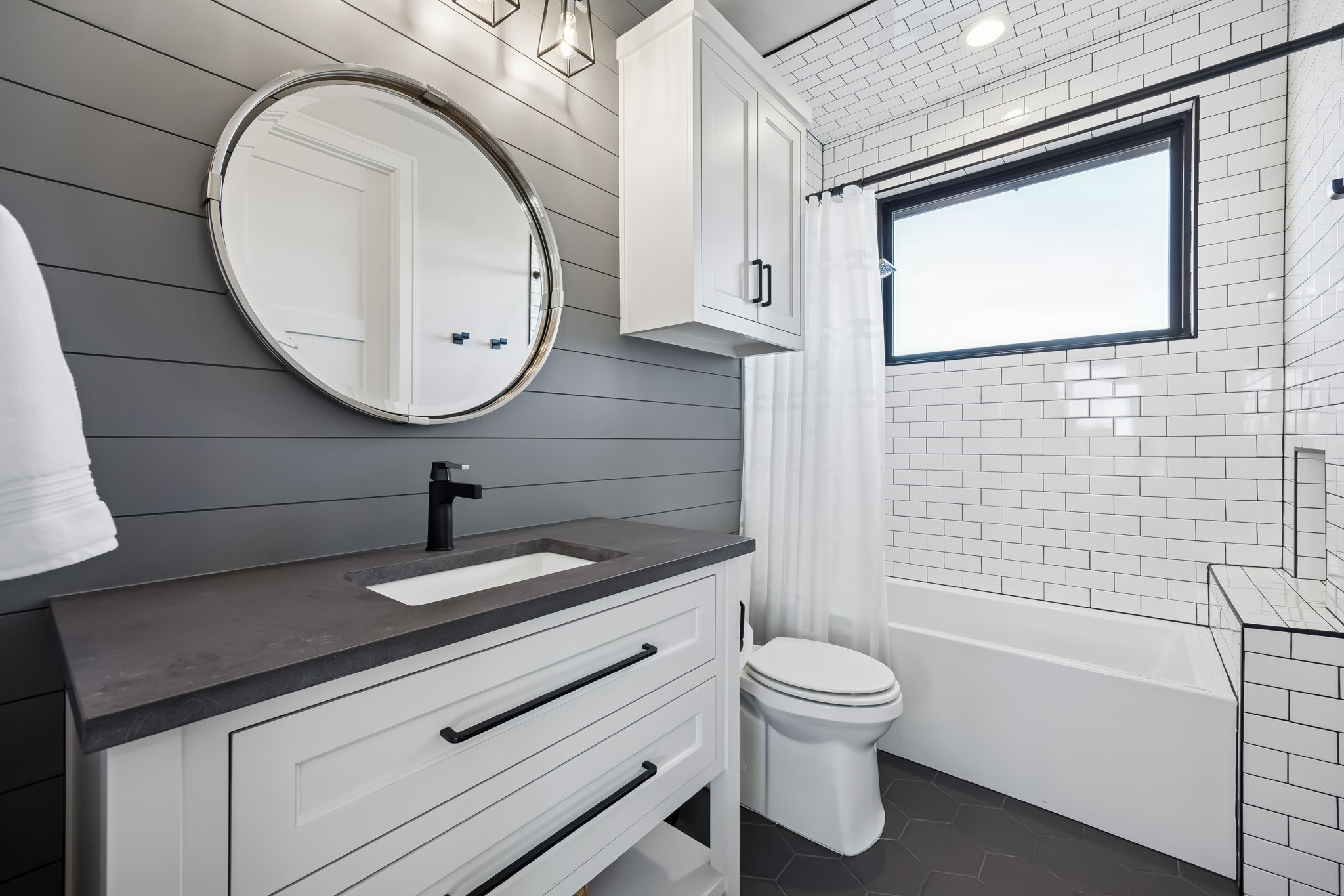 4401 Saddleback Lane