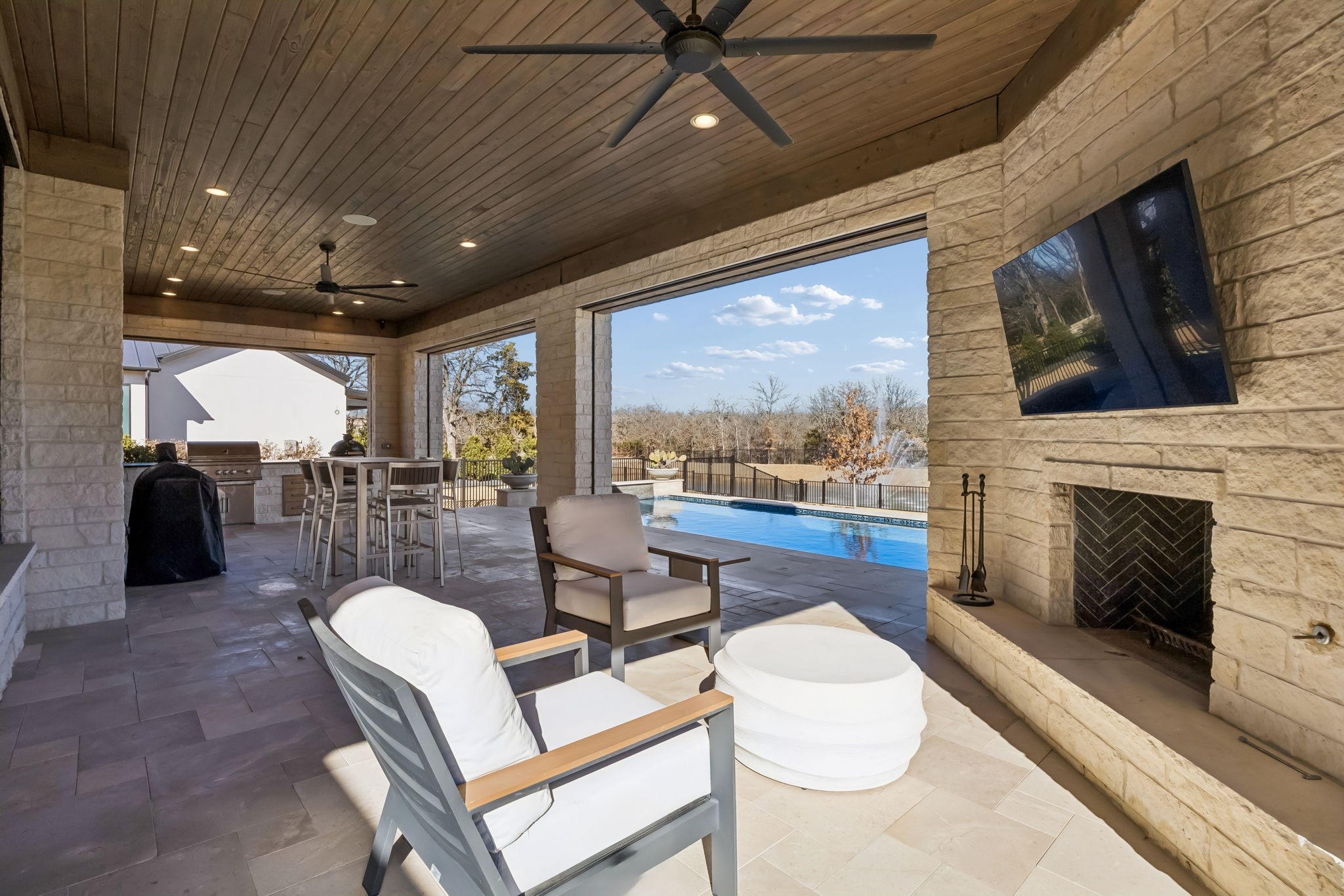 4401 Saddleback Lane