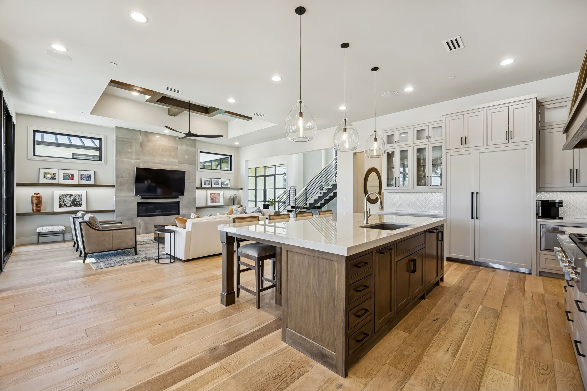 4401 Saddleback Lane